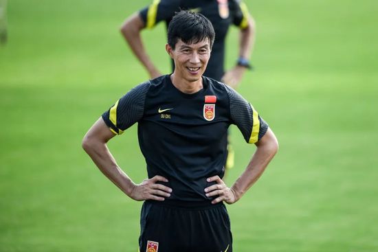 蔡卓妍参加马拉松 透露常被男友强迫锻炼身体 2011-02-21 一年一度的“渣打马拉松”于20日凌晨五点举行，以维园作为终点站。